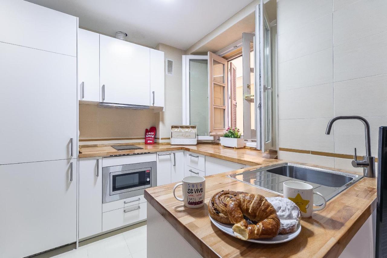 Central Malaga Apartment At Mitjana Plaza エクステリア 写真