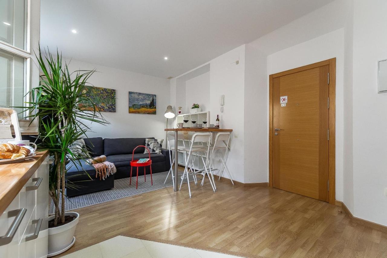 Central Malaga Apartment At Mitjana Plaza エクステリア 写真