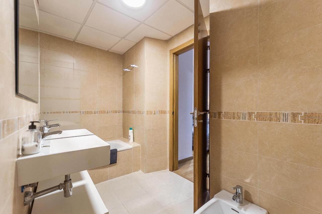 Central Malaga Apartment At Mitjana Plaza エクステリア 写真