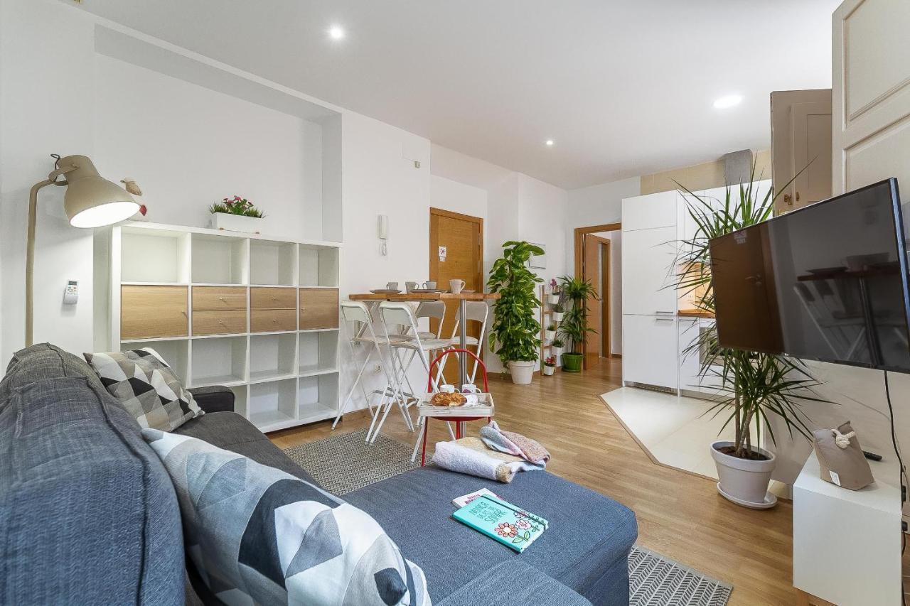 Central Malaga Apartment At Mitjana Plaza エクステリア 写真