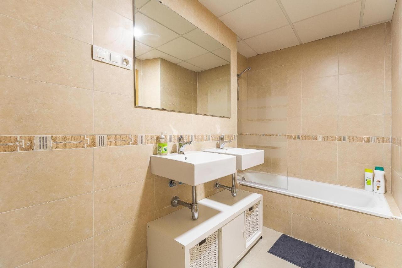 Central Malaga Apartment At Mitjana Plaza エクステリア 写真